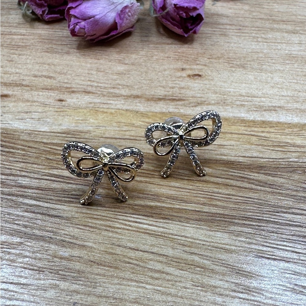 Bow earrings